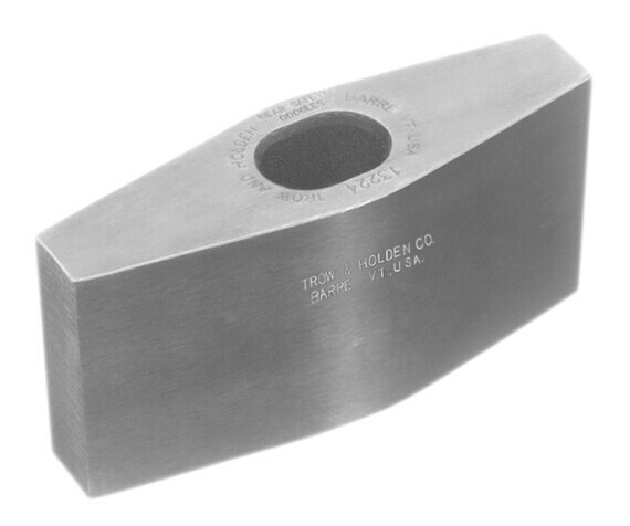 A dual concave trimming hammer for stone cutting