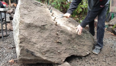 Splitting a stone